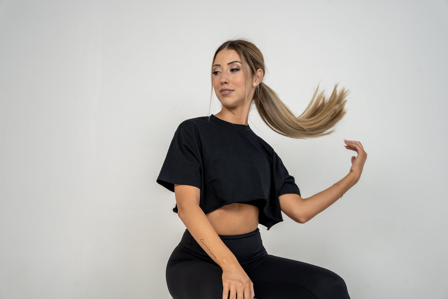 Amor Crop T-Shirt Black